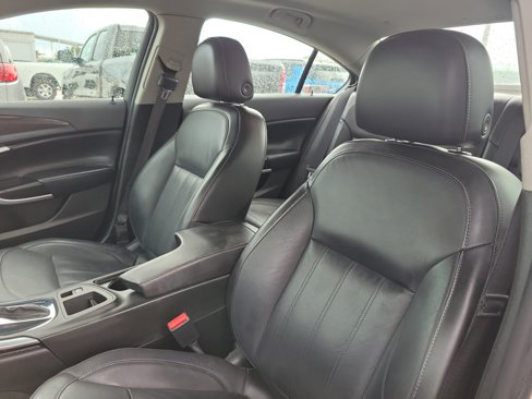 Used 2017 Buick Regal Sport Touring image 21