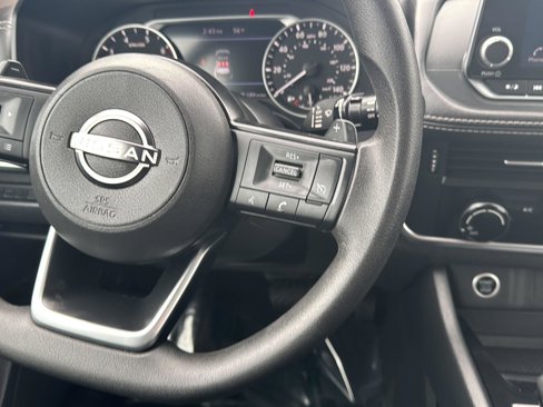 Used 2023 Nissan Rogue S image 16