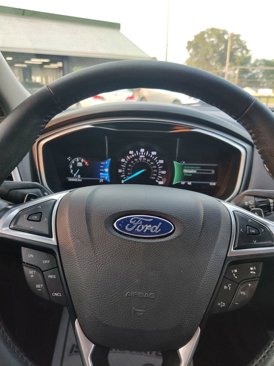 Used 2017 Ford Fusion SE w/ Fusion SE Technology Package image 21