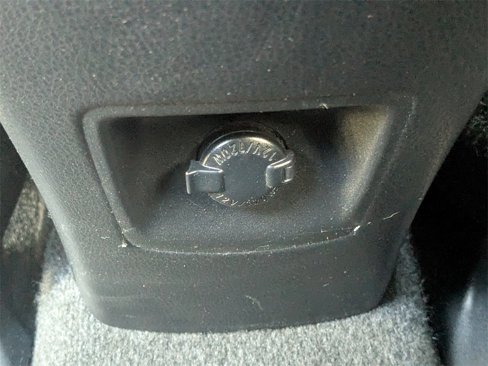Used 2018 Toyota RAV4 LE image 13