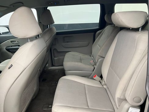Used 2020 Kia Sedona LX image 44