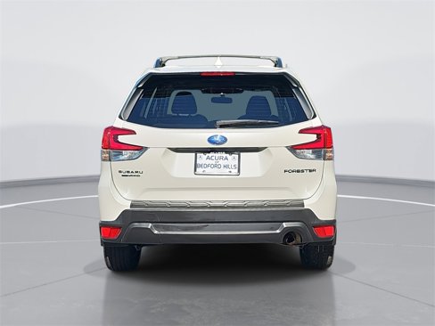 Used 2022 Subaru Forester Premium image 6