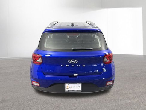 New 2025 Hyundai Venue SEL image 31