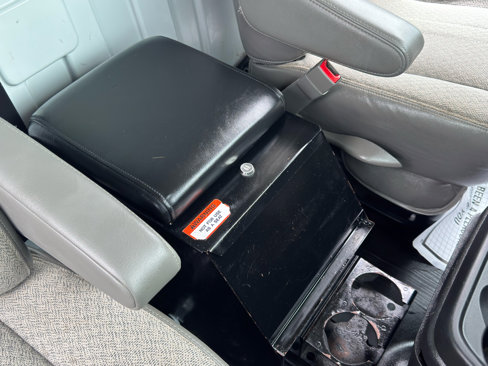 Used 2015 Chevrolet Express 2500 image 24