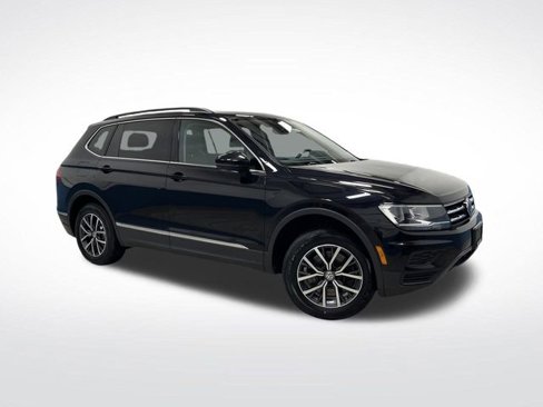 Used 2020 Volkswagen Tiguan SE w/ Panoramic Sunroof Package image 40