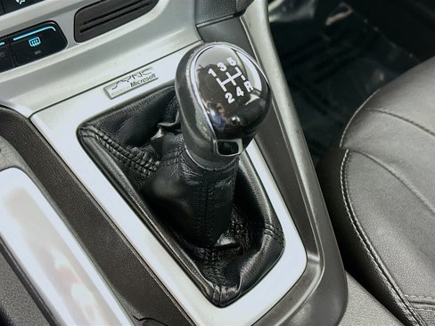 Used 2013 Ford Focus SE image 16