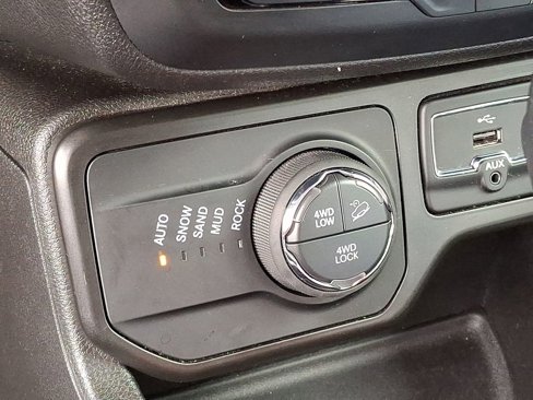 Used 2020 Jeep Renegade Trailhawk w/ Popular Equipment Group image 19