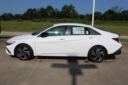 New 2025 Hyundai Elantra Sport image 2
