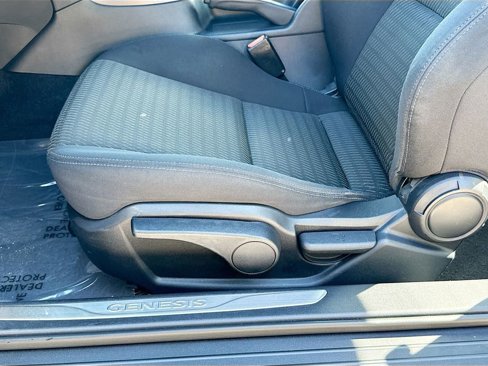Used 2015 Hyundai Genesis 3.8 image 18
