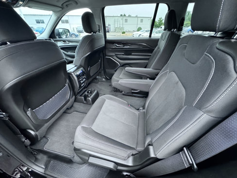 Used 2022 Jeep Grand Cherokee L Laredo w/ Luxury Tech Group I image 12