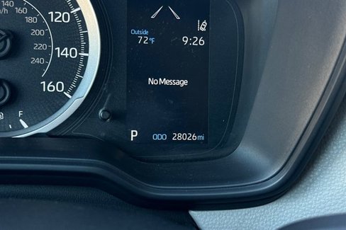 Used 2022 Toyota Corolla LE image 31