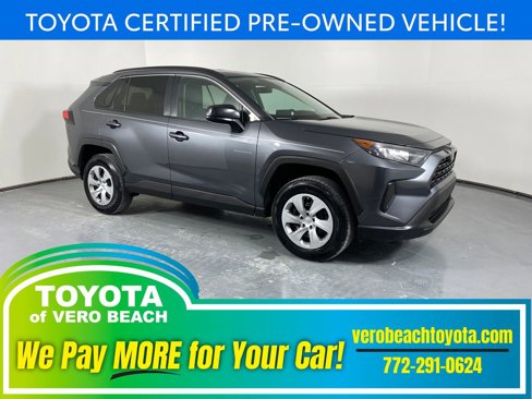 Used 2020 Toyota RAV4 LE image 1