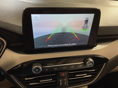Used 2021 Ford Escape SE image 2