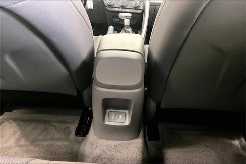 Certified 2025 Hyundai Elantra SE image 24