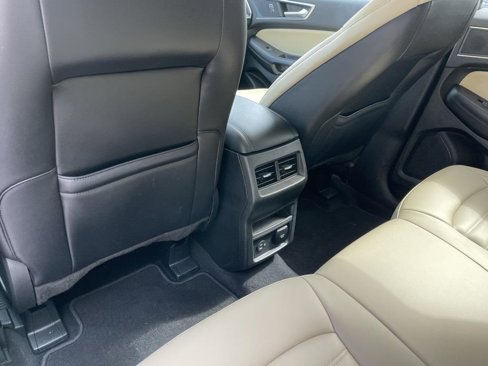 Used 2022 Ford Edge SEL w/ Convenience Package image 8