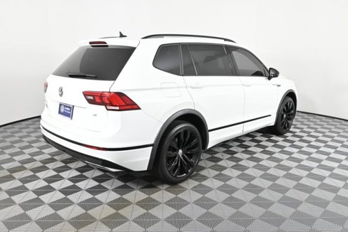 Certified 2021 Volkswagen Tiguan SE R-Line image 9