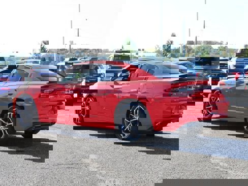 Used 2018 Dodge Charger GT image 4