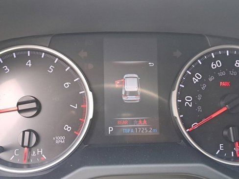 Used 2021 Toyota RAV4 LE image 27