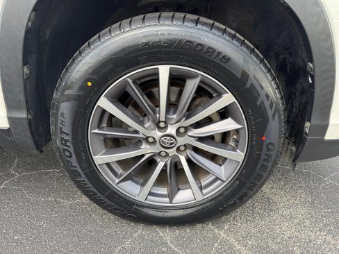 Used 2019 Toyota Highlander XLE image 29