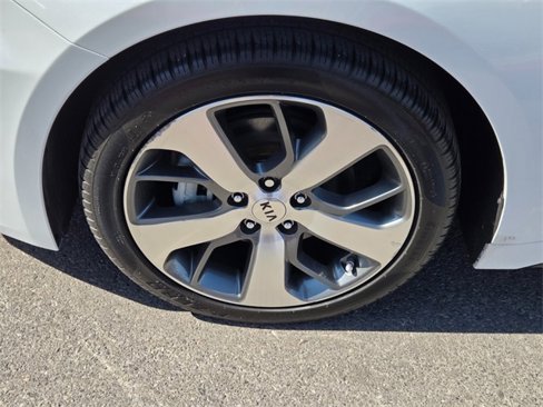 Used 2019 Kia Optima S w/ S Panoramic Sunroof Package image 9