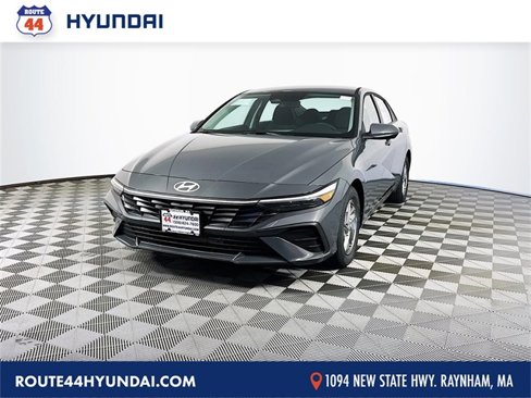 New 2025 Hyundai Elantra SE image 1