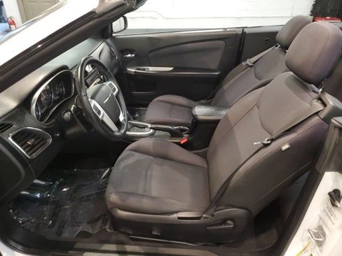 Used 2013 Chrysler 200 Touring image 17