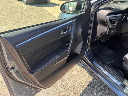 Used 2015 Toyota Corolla S image 9