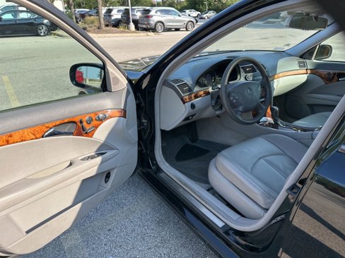 Used 2004 Mercedes-Benz E 320 Sedan image 13