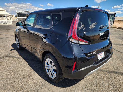 Used 2023 Kia Soul LX image 6
