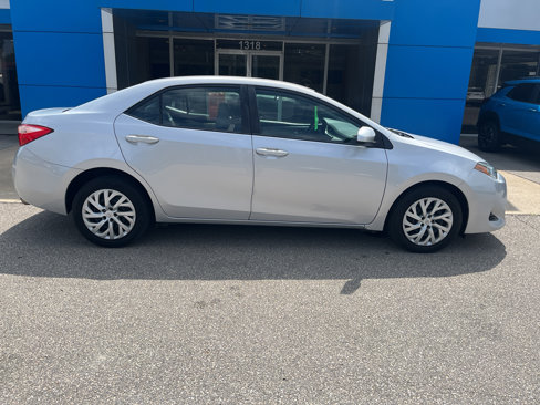 Used 2019 Toyota Corolla LE image 2