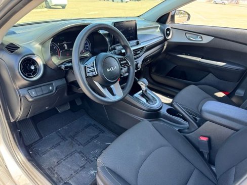 Used 2023 Kia Forte LXS image 5
