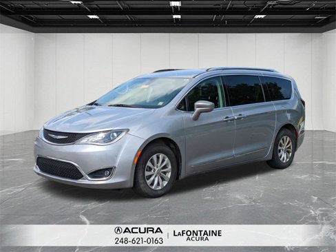 Used 2019 Chrysler Pacifica Touring-L image 1