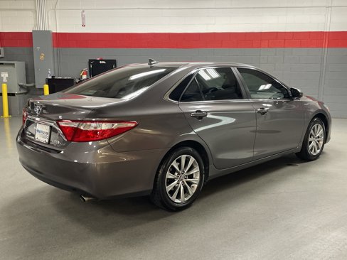 Used 2017 Toyota Camry XLE image 10