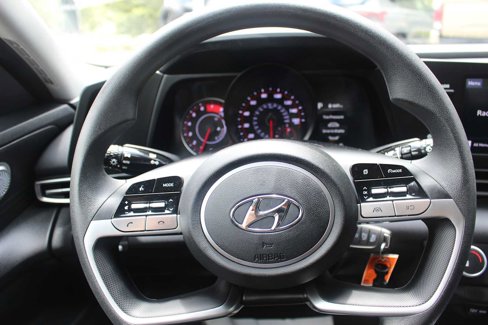 Used 2023 Hyundai Elantra SE image 19