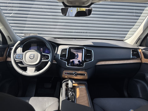 Used 2024 Volvo XC90 T8 Plus w/ Protection Package Premier image 12