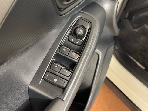 Used 2024 Subaru Crosstrek 2.0i Premium image 17