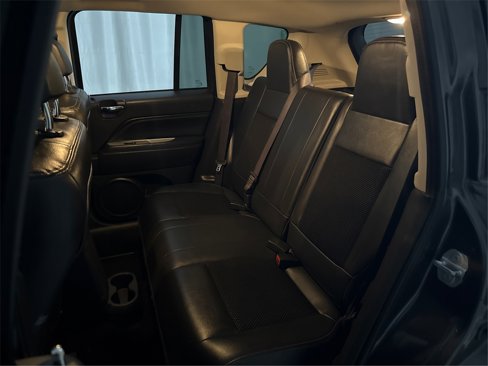Used 2016 Jeep Compass Latitude image 37