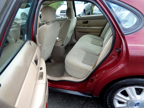 Used 2005 Ford Taurus SEL image 14