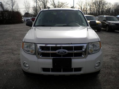 Used 2010 Ford Escape XLT image 2