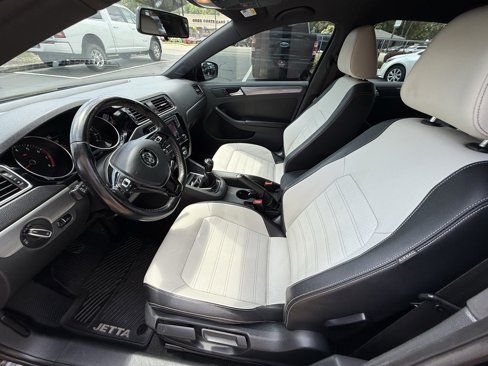 Used 2016 Volkswagen Jetta Sport image 13