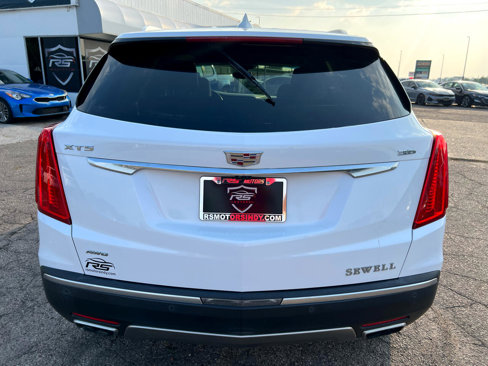 Used 2017 Cadillac XT5 Platinum w/ Driver Assist Package image 7