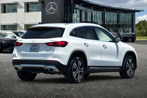 Used 2025 Mercedes-Benz GLA 250 4MATIC image 4