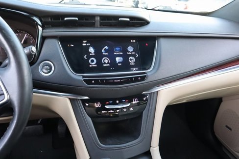 Used 2018 Cadillac XT5 Luxury image 31