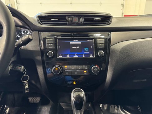 Used 2021 Nissan Rogue Sport S image 35
