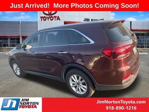 Used 2019 Kia Sorento LX image 4