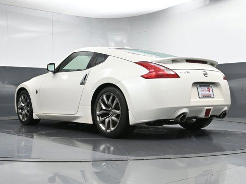 Used 2014 Nissan 370Z Touring w/ Aerodynamics Package image 24