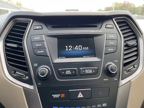 Used 2016 Hyundai Santa Fe SE image 19