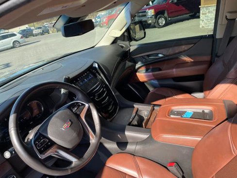 Used 2017 Cadillac Escalade Premium Luxury image 16