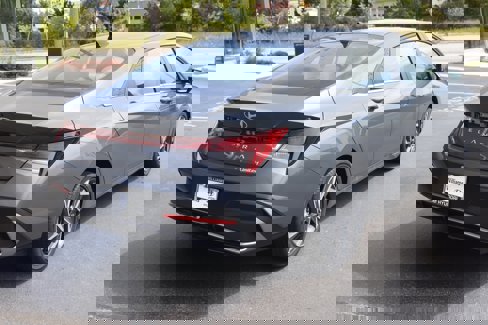 New 2025 Hyundai Elantra Limited image 5