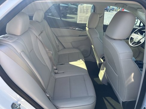 Used 2022 Buick Envision Essence w/ Safety Package image 31